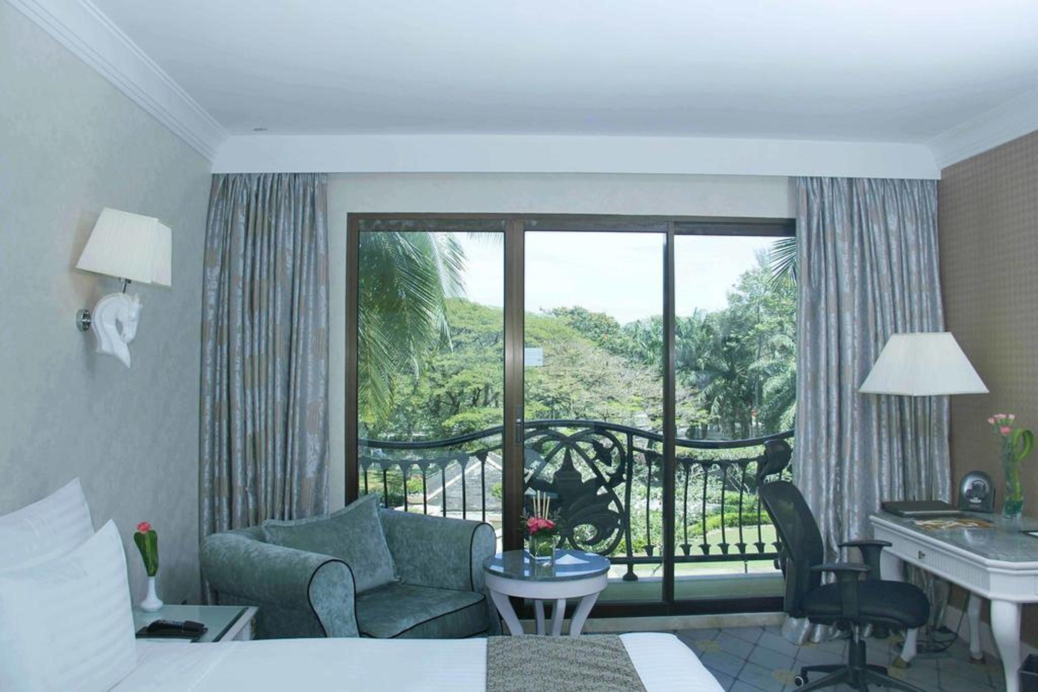 فندق بالاس أوف ذي جولدن هورسيز سيري كيمبانغان المظهر الخارجي الصورة A room at the hotel