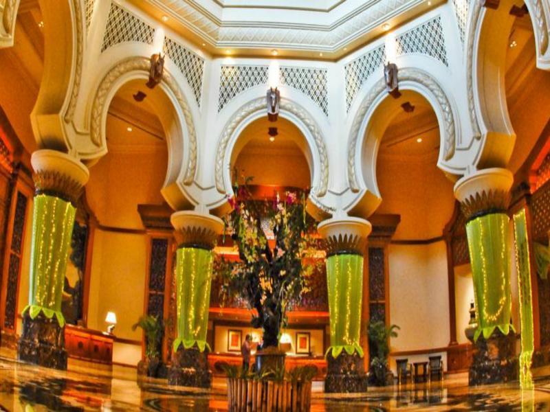 فندق بالاس أوف ذي جولدن هورسيز سيري كيمبانغان المظهر الخارجي الصورة The lobby of the hotel