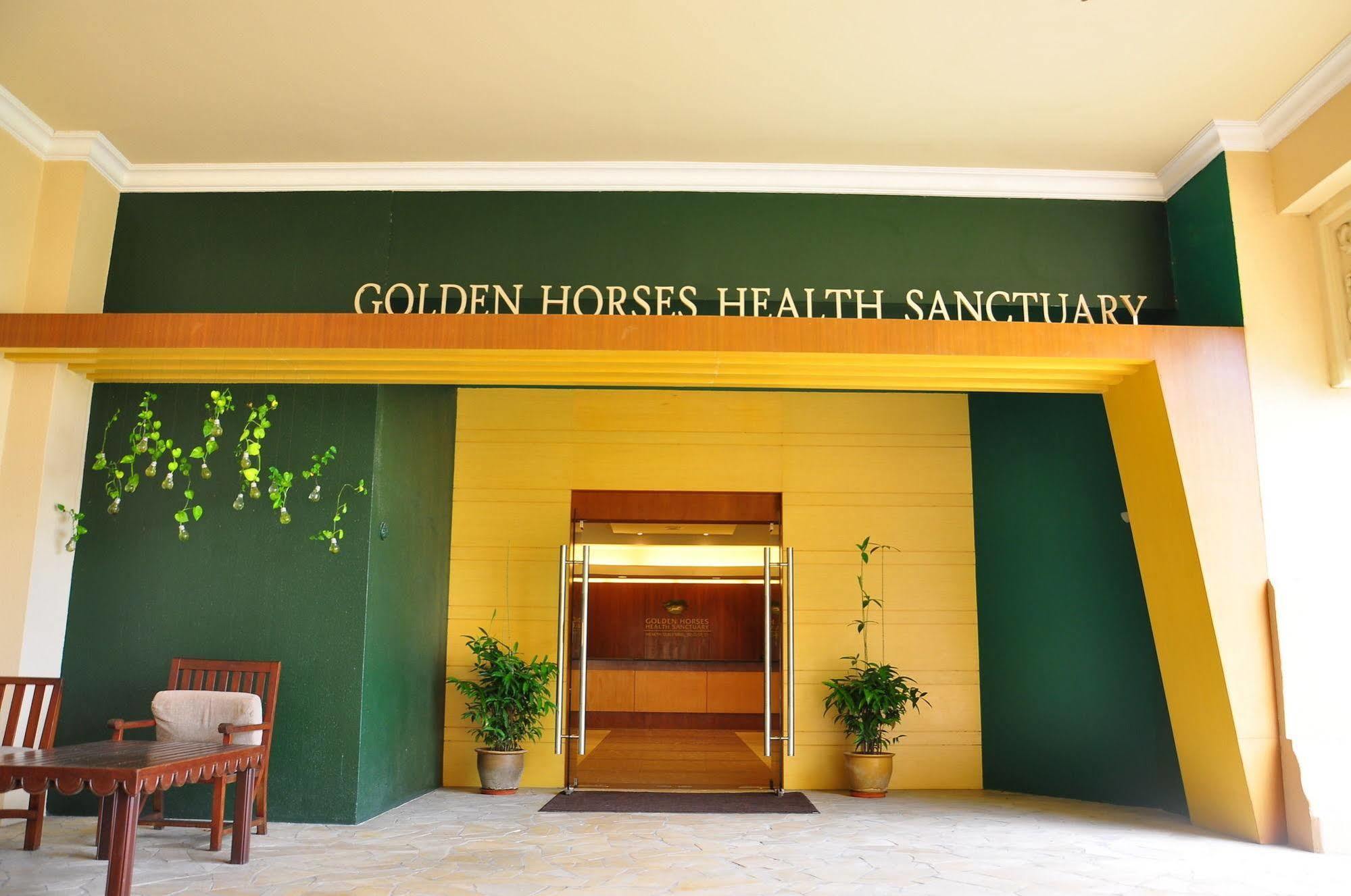 فندق بالاس أوف ذي جولدن هورسيز سيري كيمبانغان المظهر الخارجي الصورة Golden Horses Health Sanctuary